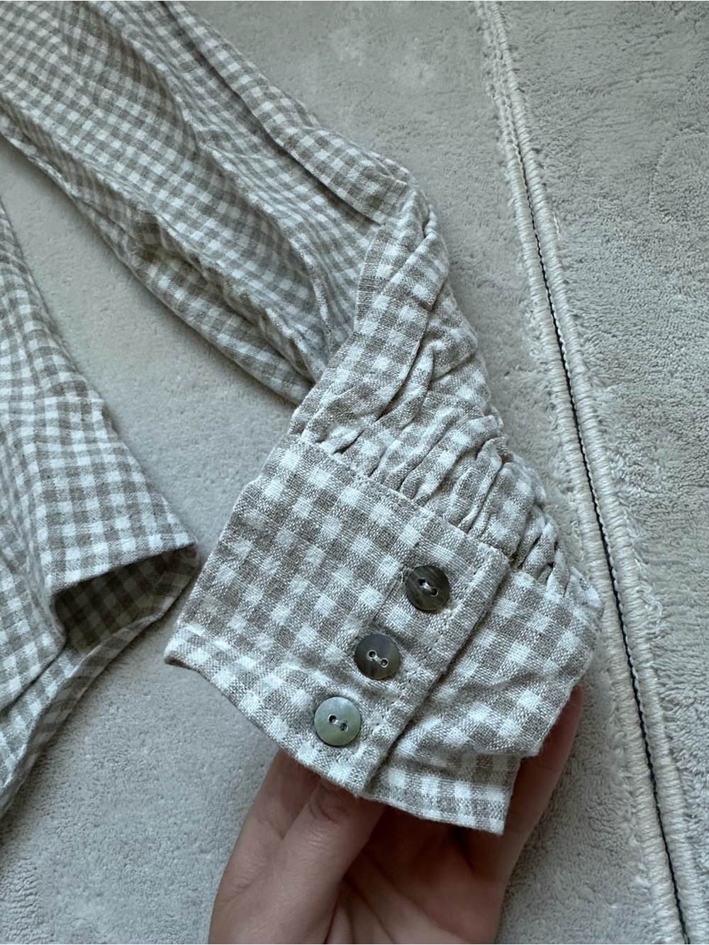 Free the label Cream and Taupe Gingham Balloon Sleeve Blouse - Picture 7 of 9